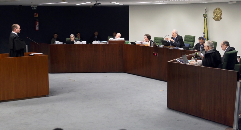 Advogado de Lula se dirige ao presidente da Segunda Turma, Ricardo Lewandowski, durante sessão da Segunda Turma[fotografo]Nelson Jr. / STF[/fotografo]