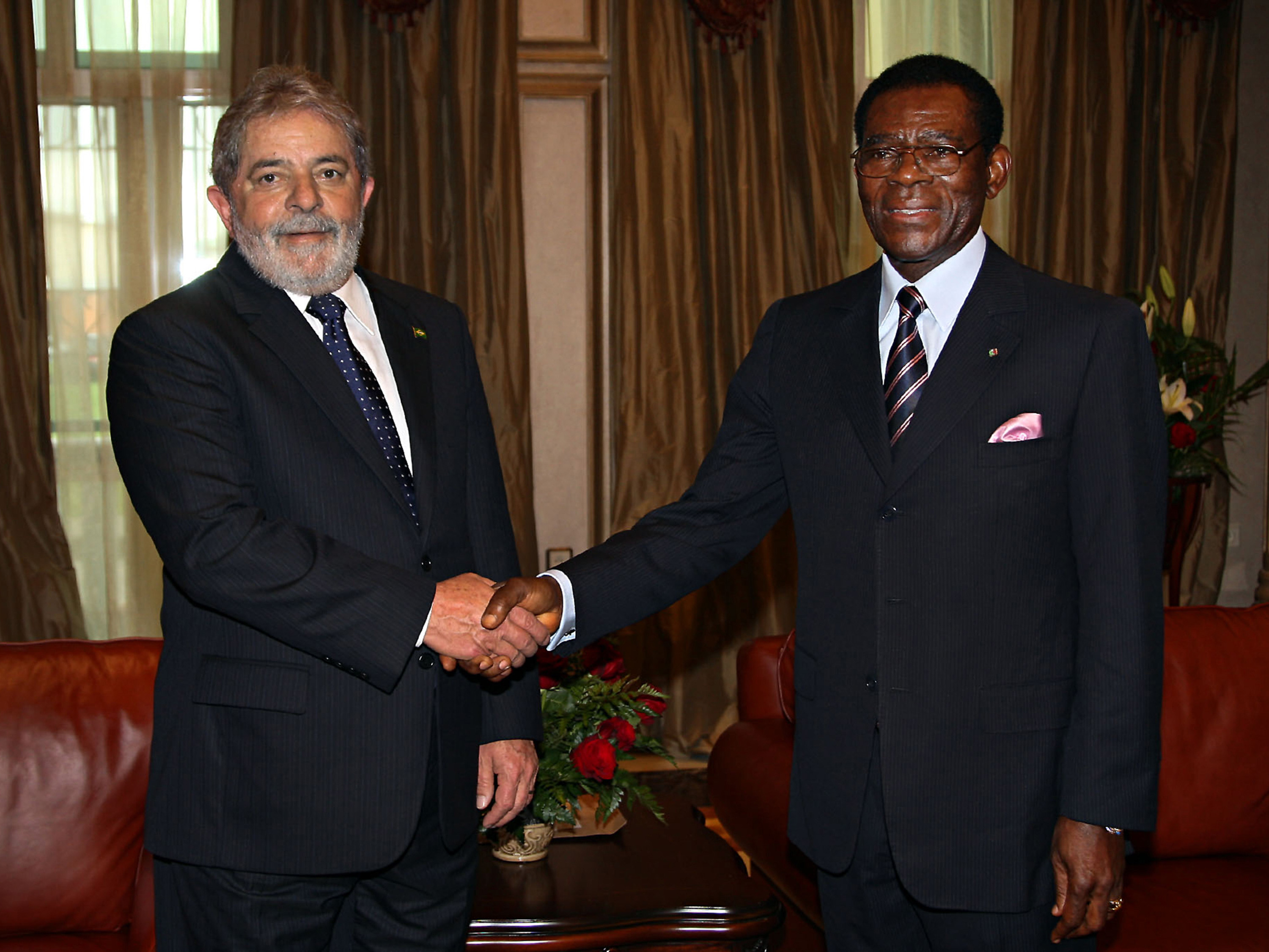 Lula e Obiang em um encontro na Guiné Equatorial, em 2010[fotografo]Ricardo Stuckert / Arquivo PR[/fotografo]