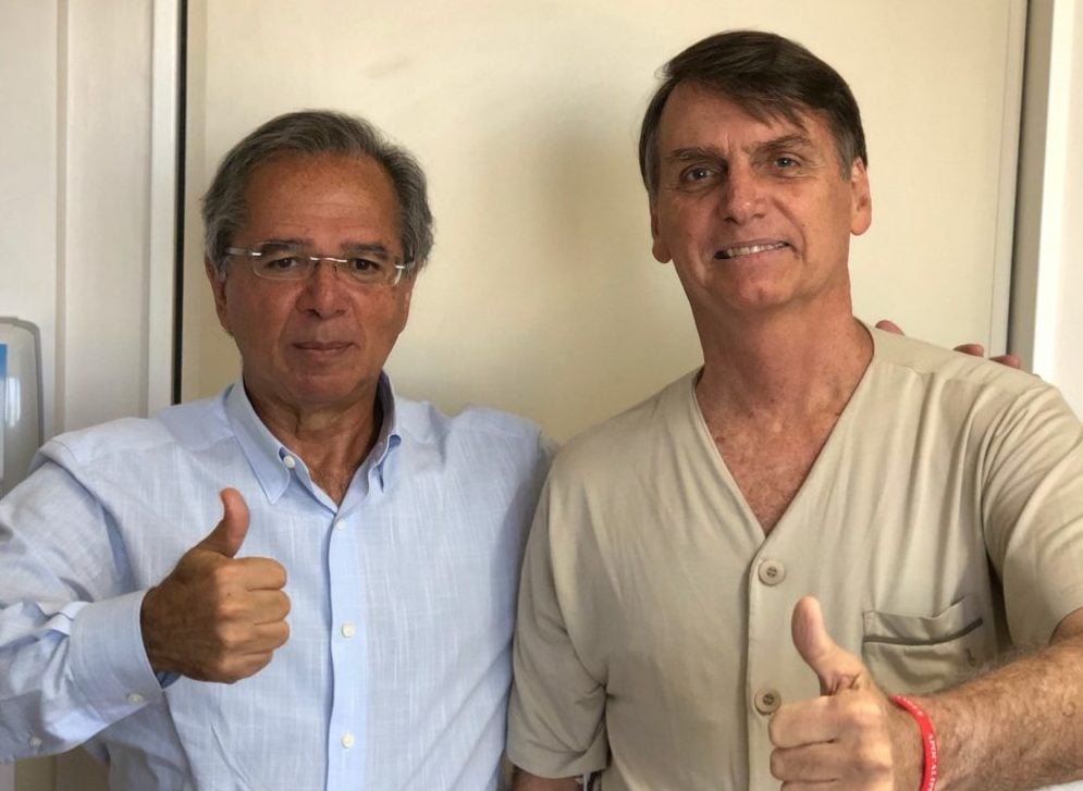 O economista Paulo Guedes acompanha Bolsonaro desde a campanha eleitoral e será o ministro da Economia na próxima gestão. [fotografo]Reprodução/Twitter[/fotografo]