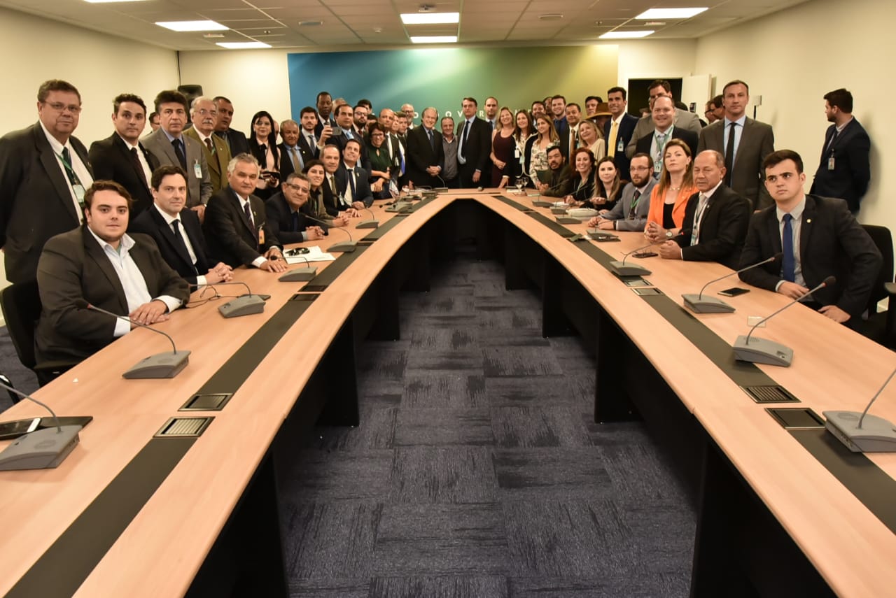 Bancada do PSL em encontro com Bolsonaro ainda no governo de transição: união agora, só em imagem de arquivo[fotografo]Rafael Carvalho/Governo de Transição[/fotografo]