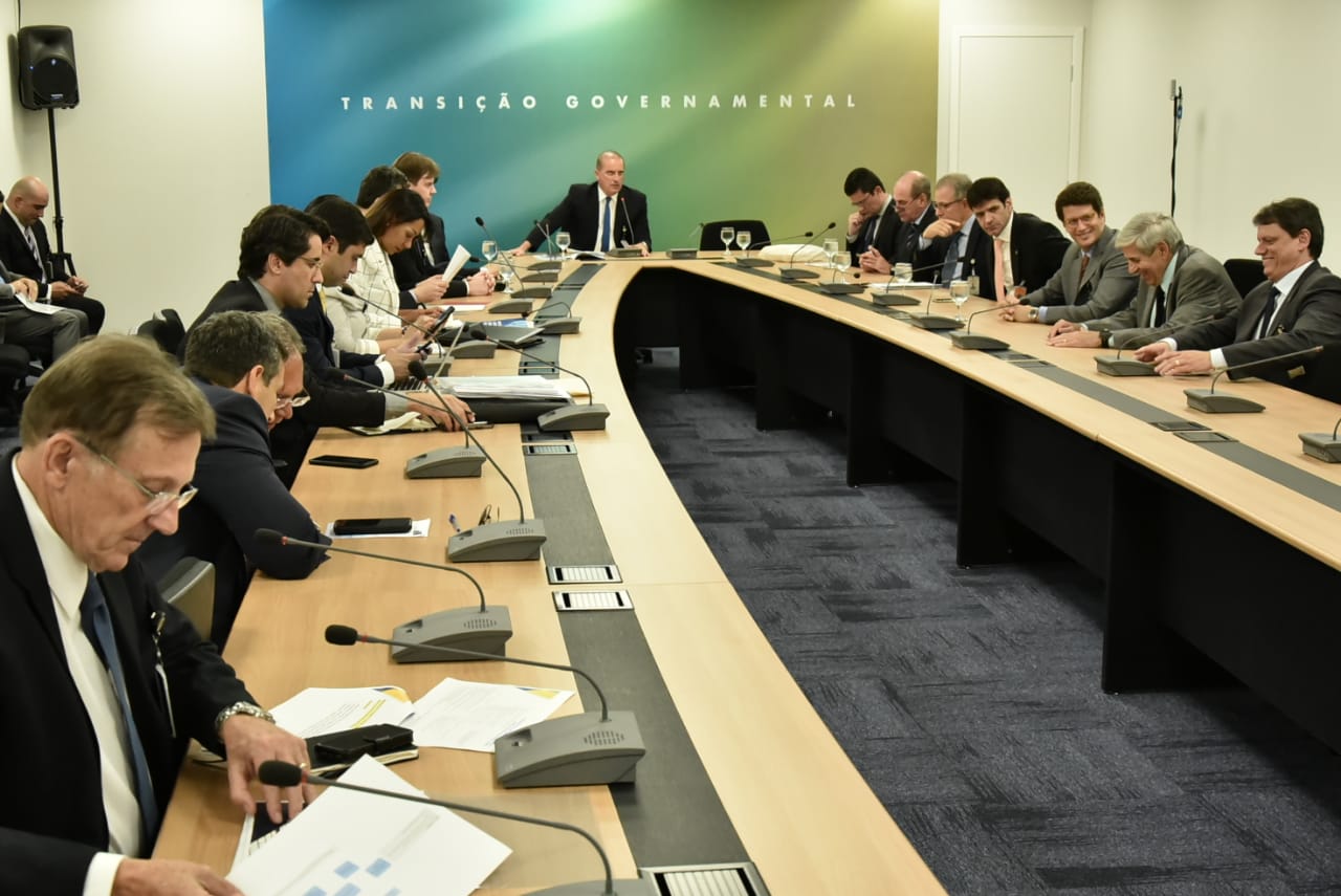 Equipe de transição se reuniu na tarde desta quinta-feira). Documento prevê que ministros deverão rever, nos primeiros 10 dias do governo, as decisões tomadas por Temer nos últimos dois meses[fotografo]Rafael Carvalho / Equipe de Transição[/fotografo]