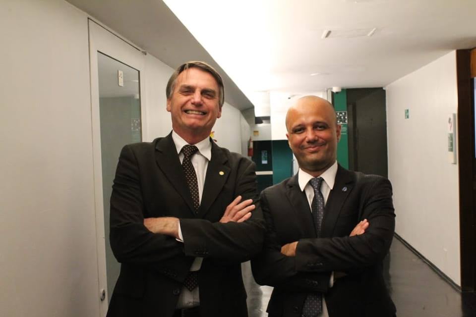 Major Vitor Hugo tem se aproximado de Bolsonaro desde o governo de transição[fotografo]Reprodução/Facebook[/fotografo]