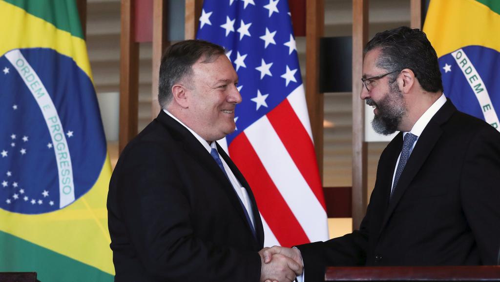 O ministro das Relações Exteriores do Brasil, Ernesto Araújo, e seu homólogo estadounidense Mike Pompeu

[fotografo]Ricardo Moraes / Reuters[/fotografo]