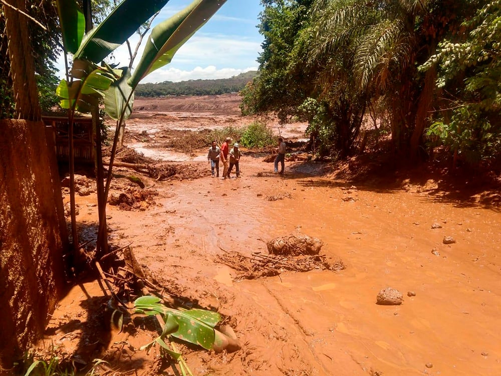 Até o momento, as autoridades contabilizam 165 mortos e 155 desaparecidos em Brumadinho[fotografo]Corpo de Bombeiros[/fotografo]