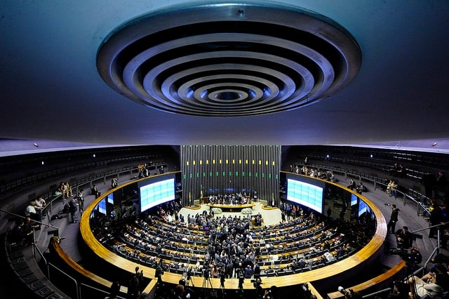 A Câmara dos Deputados aprovou projeto que estabelece uso de linguagem simples na comunicação de órgãos públicos. Matéria segue para o Senado. Foto: Edilson Rodrigues/Ag. Câmara