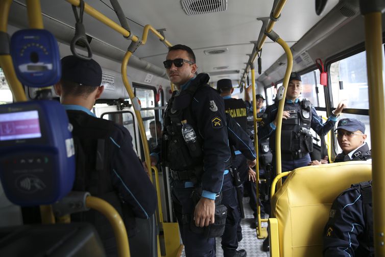 Após a série de ataques no Ceará, a Força Nacional de Segurança Pública está fazendo o policiamento ostensivo nas ruas de Fortaleza, em apoio aos agentes de segurança do estado[fotografo]José Cruz/ABr[/fotografo]