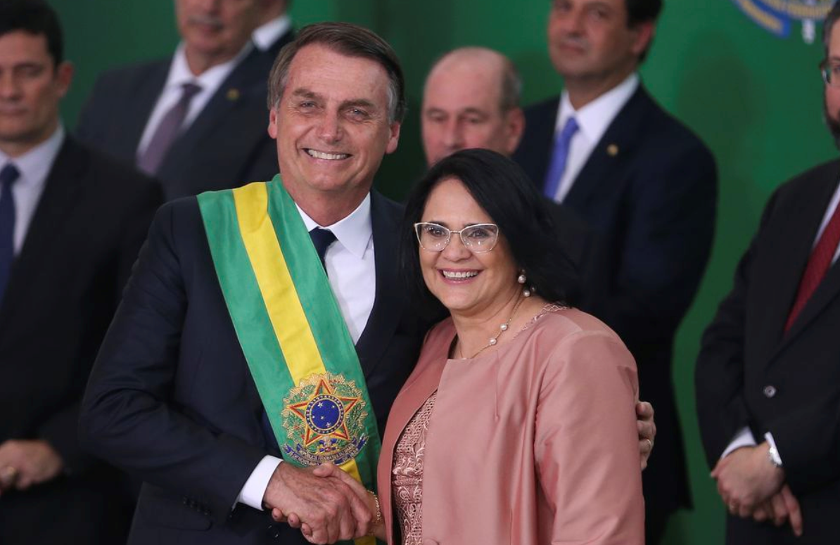 Bolsonaro apresenta com Damares Alves a Agenda Brasil para Todos. Foto: Valter Campanato/Agência Brasil 