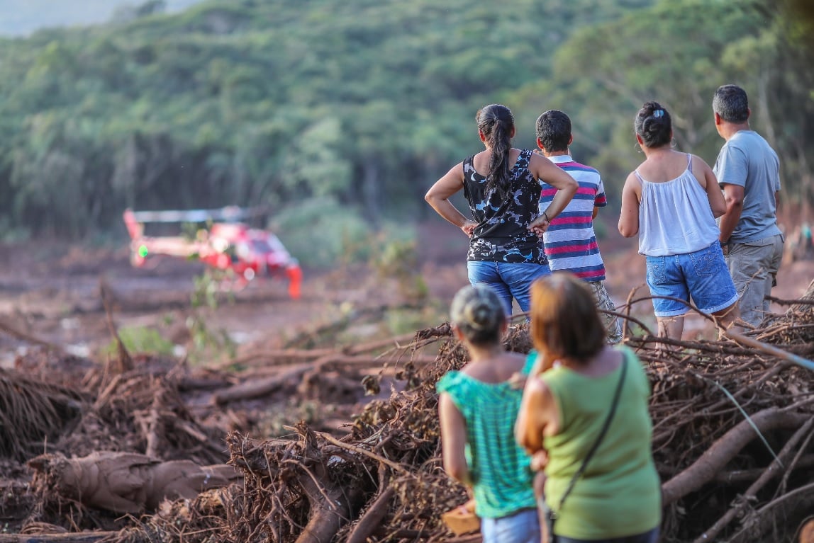 Moradores observam buscas das equipes de resgate em Brumadinho[fotografo]Ricardo Stuckert/Fotos Públicas[/fotografo]