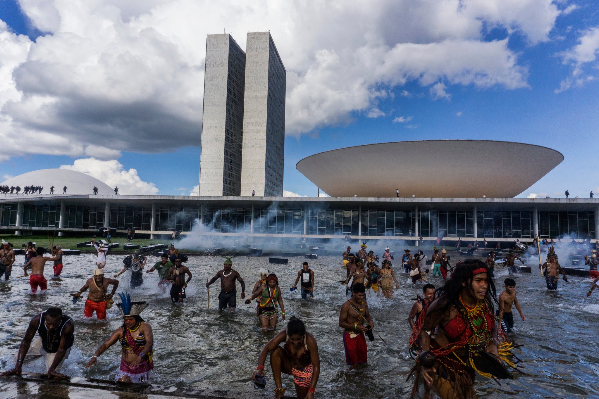 Líder indígena Sônia Guajajara diz que haverá luta contra mudança na demarcação de terras. Medida provisória tem força de lei, mas terá de ser aprovada pelo Congresso[fotografo]Rogério Assis/Mobilização Nacional Indígena[/fotografo]