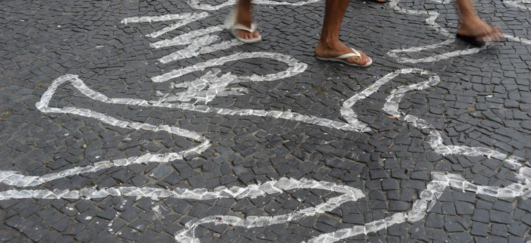 É hora de passar das estatísticas à busca por uma solução no país responsável por um terço dos homicídios no planeta nos últimos 16 anos. Foto: Fernando Frazão/Arquivo Agência Brasil[/fotografo]