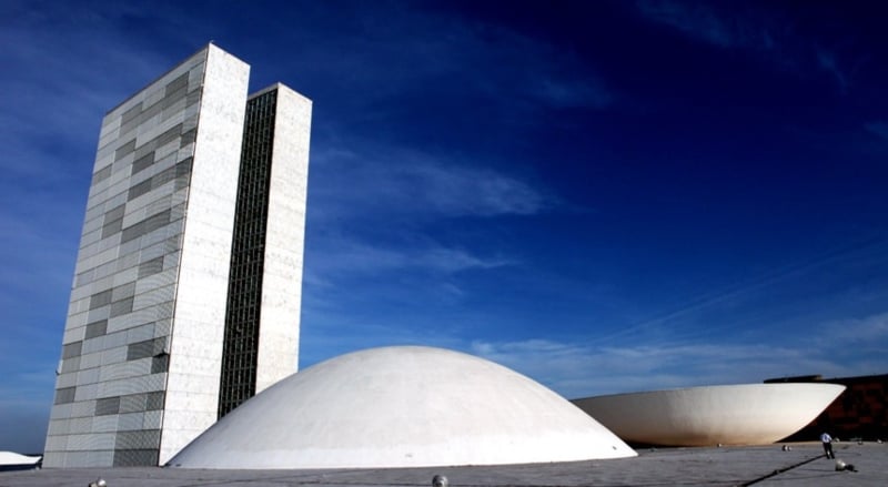 Regalias continuam mesmo após promessa de renovação. Foto: Agência Senado[/fotografo]