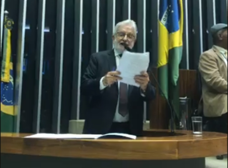 Ivan Valente foi à tribuna para exigir explicações de Bebianno sobre 