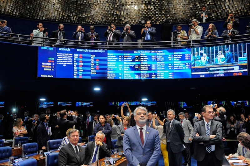 Collor (sentado, à esq.) e Humberto Costa, liderança do PT, integrarão o mesmo bloco no Senado[fotografo]Waldemir Barreto / Agência Senado[/fotografo]