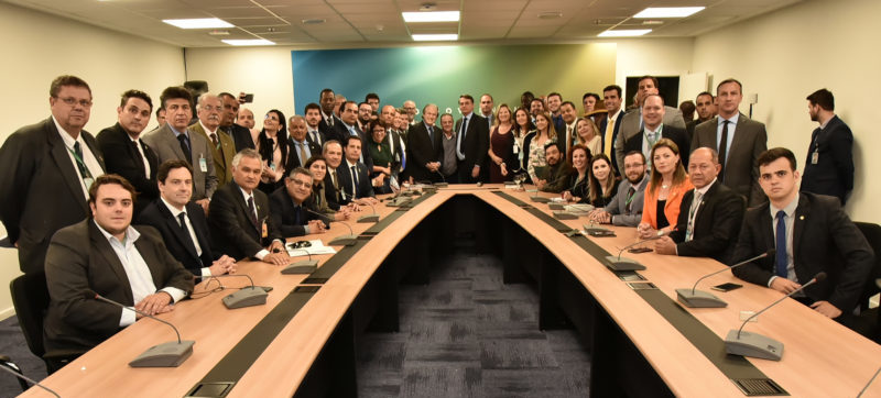 Encontro de Bolsonaro com a bancada eleita pelo PSL ainda durante o governo de transição. De lá para cá, diferenças entre parlamentares se acentuaram[fotografo]Rafael Carvalho / Governo de Transição[/fotografo]