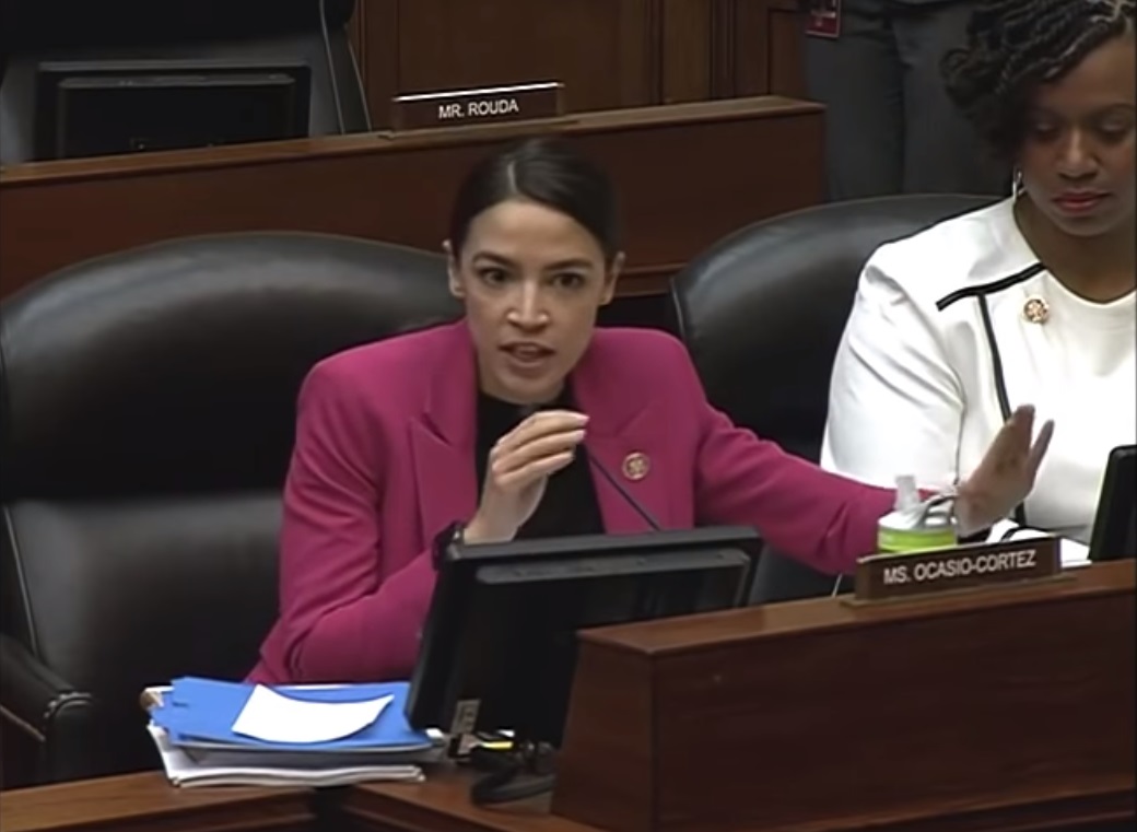 Ocasio-Cortez expôs ao Congresso americano as falhas no sistema de financiamento eleitoral no país[fotografo]Reprodução/Youtube[/fotografo]