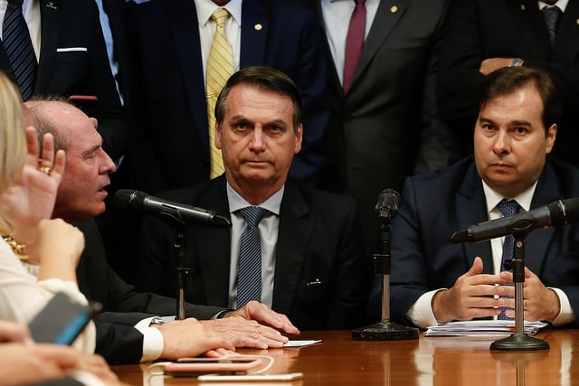 Bolsonaro entregou proposta a Rodrigo Maia. Medida deve destravar tramitação da reforma da Previdência[fotografo]Carolina Antunes/PR[/fotografo]