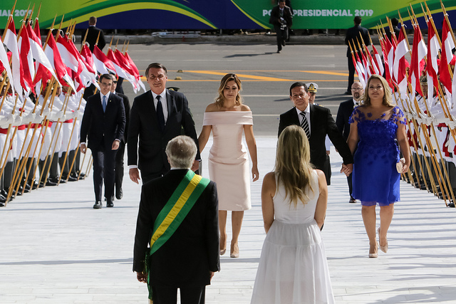 O ano de 2019 começou com a posse de governadores e do presidente Jair Bolsonaro. Dias após ser empossado, o novo presidente passou por cirurgia para retirada da bolsa de colostomia. 

[fotografo]José Dias/PR[/fotografo]