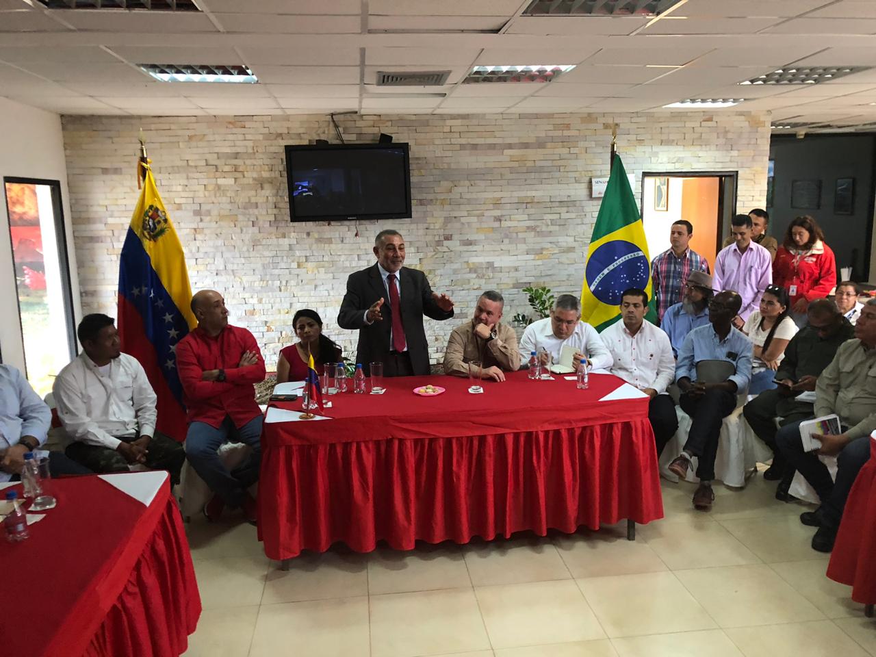 Senador reuniu-se na Venezuela, na semana passada, com chanceler de Maduro no Brasil e autoridades de Pacaraiama (RR)[fotografo]Divulgação[/fotografo]