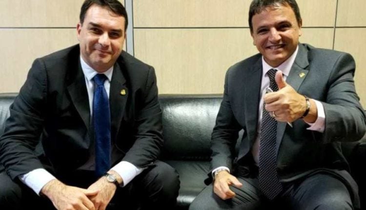 Flávio Bolsonaro e Márcio Bittar assinam o projeto juntos[fotografo]Divulgação[/fotografo]