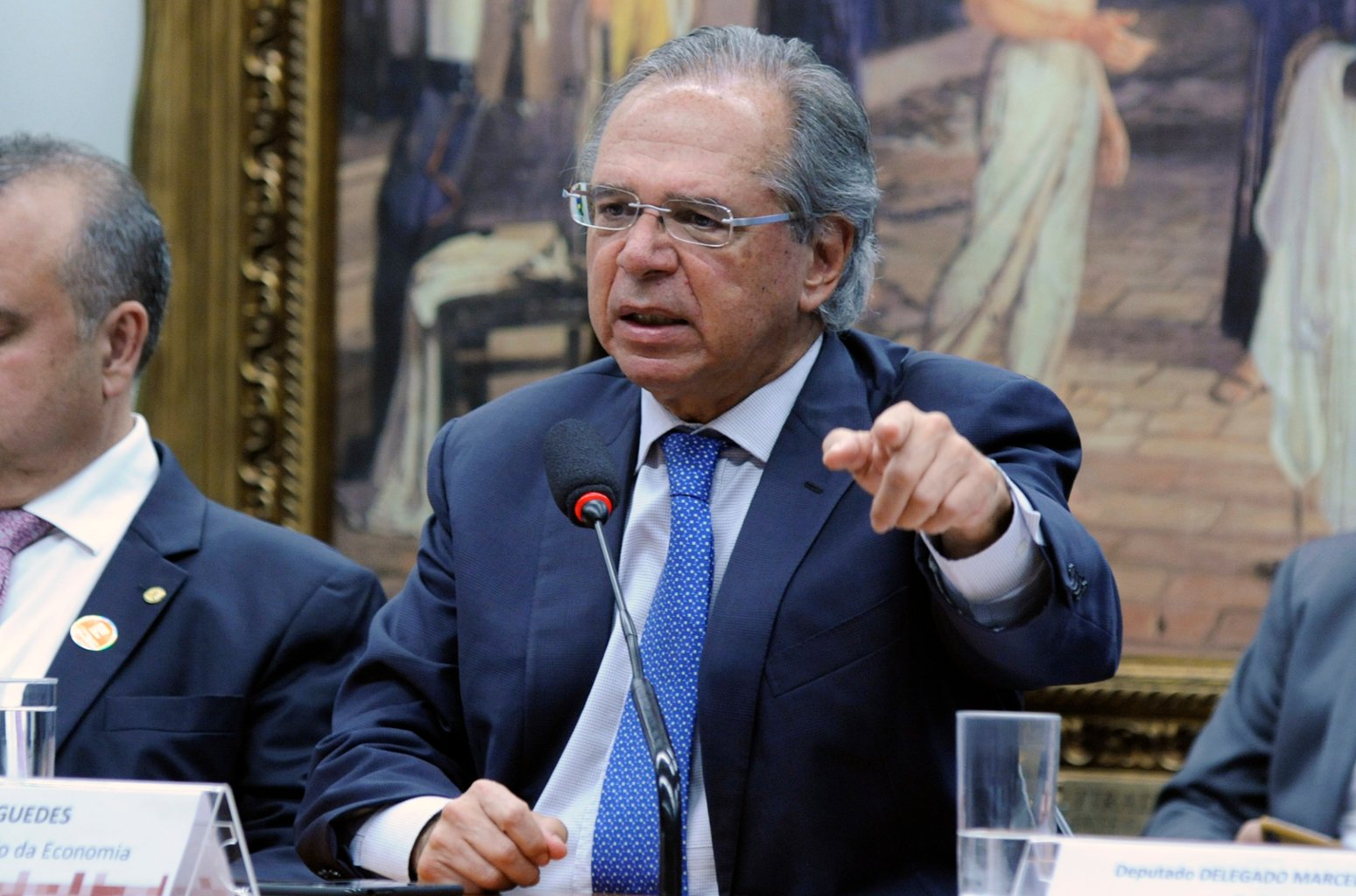 O Ministro da Economia Paulo Guedes responde a questionamentos de parlamentares em audiência na CCJC da Câmara dos Deputados. (Foto: Agência Câmara)