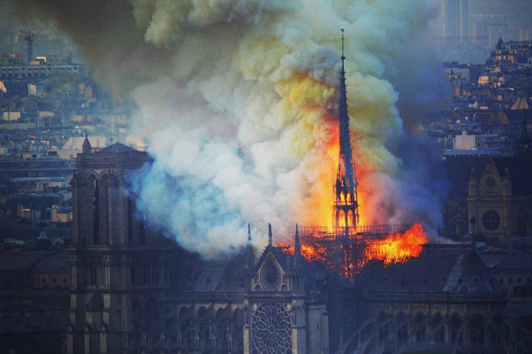 Catedral de Notre-Dame, em Paris, pegou fogo na última terça-feira, 15 de abril [fotografo]Reprodução  Instagram[/fotografo]