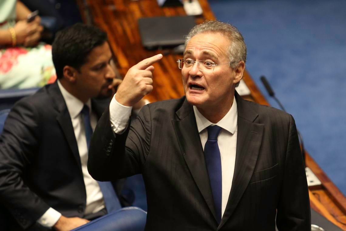 Senador Renan Calheiros durante sessão de votação para escolha do novo presidente do Senado.