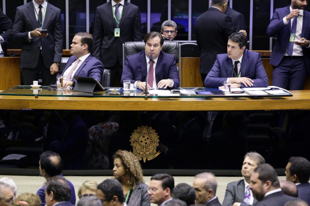 Rodrigo Maia e líderes debateram acordo sobre MP 868 nesta quinta (23) em plenário. Luis Macedo/Câmara dos Deputados