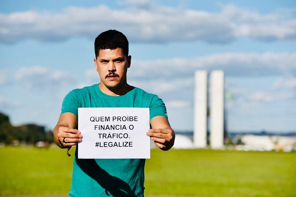 O colunista participou com cartazes da Marcha da Maconha em Brasília[fotografo]Arquivo pessoal[/fotografo] 