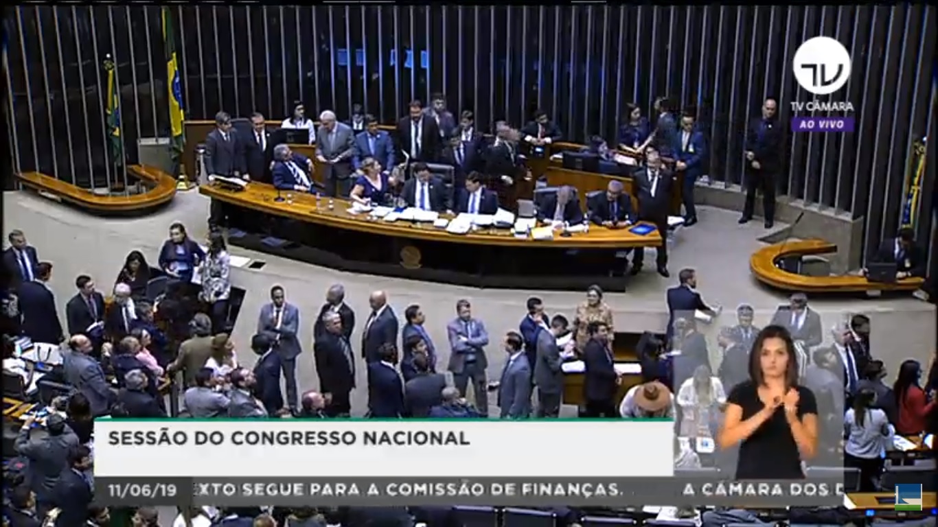 Sessão conjunta do Congresso analisa PLN 4[fotografo]TV Senado[/fotografo]