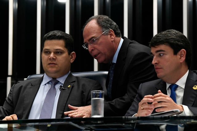 O presidente da CCJ, Davi Alcolumbre, e o líder do governo no Senado, Fernando Bezerra. Foto: Agência Senado 