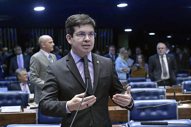 Randolfe Rodrigues (Rede-AP) acha que Senado precisa de tempo para revisar e alterar texto. Foto: Waldemir Barreto/Agência Senado