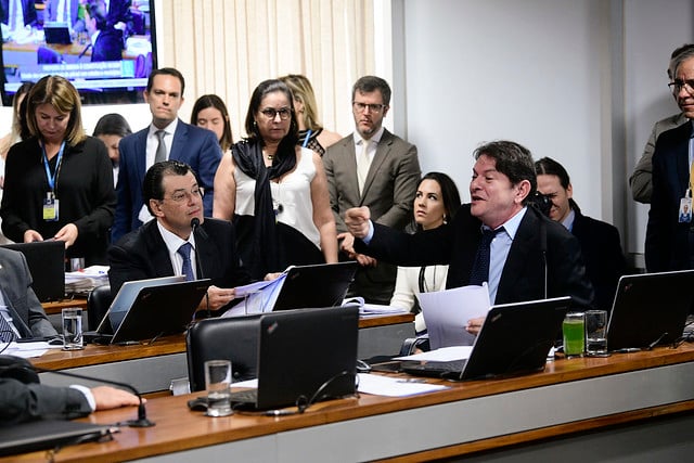 O parecer de Cid Gomes foi alterado na CCJ do Senado para garantir que recursos não sejam usados em gastos de custeio que não geram crescimento econômico. Foto: Pedro França/Agência Senado