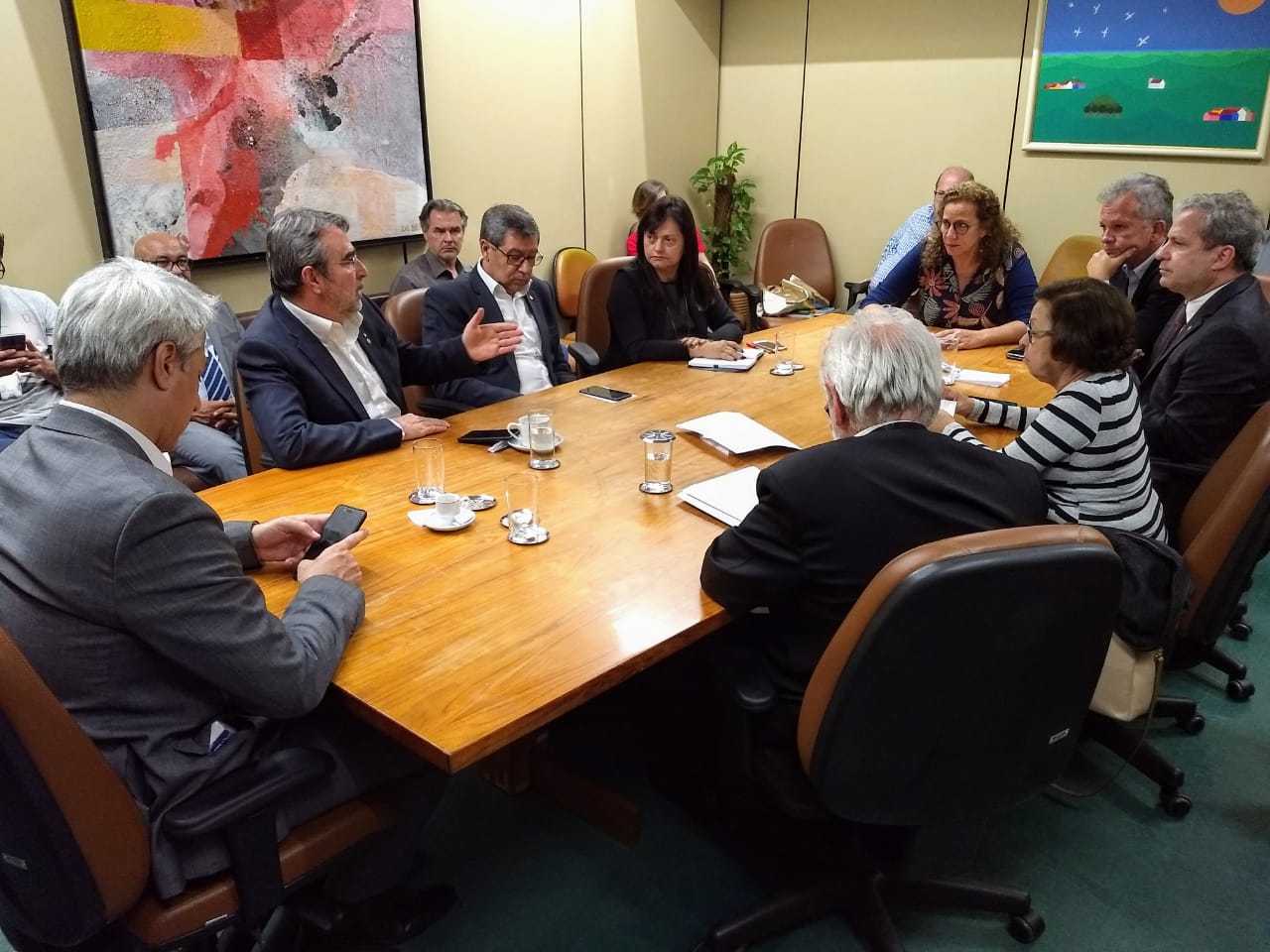 A minoria se reuniu nesta segunda-feira, véspera do segundo turno da Previdência, para traçar as estratégias para a votação. Foto: Divulgação