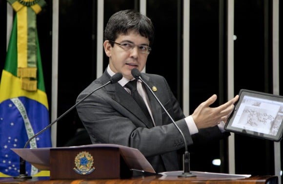 Randolfe Rodrigues (REDE-AP). 
[fotografo] Agência Brasil [/fotografo]