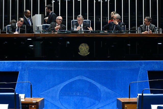 Da esquerda para a direita: Leonardo Papp, Aldo Rebelo, Luis Carlos Heinze, João Paulo Capobianco e André Guimarães[fotografo]Jane de Araújo/Agência Senado[/fotografo]