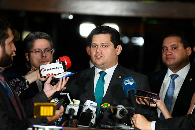 Presidente do Senado, senador Davi Alcolumbre (DEM-AP), concede entrvista.rrFoto: Marcos Oliveira/Agência Senado