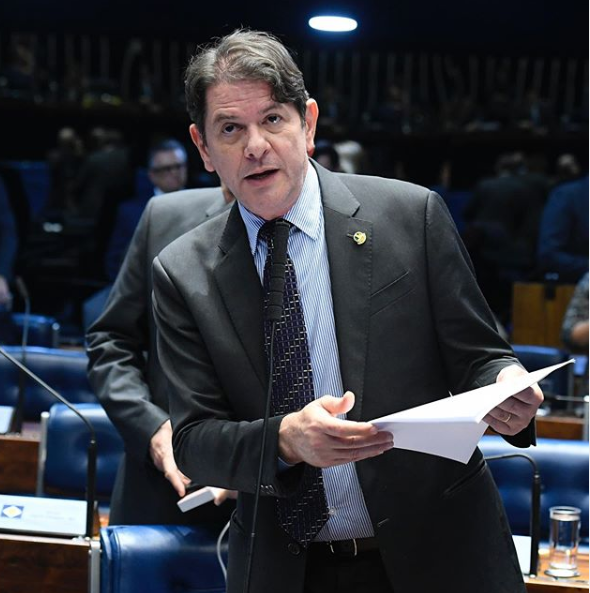 Cid Gomes é relator do projeto que regulamenta dinheiro do pré-sal para estados 
[fotografo] Agência Senado [/fotografo].