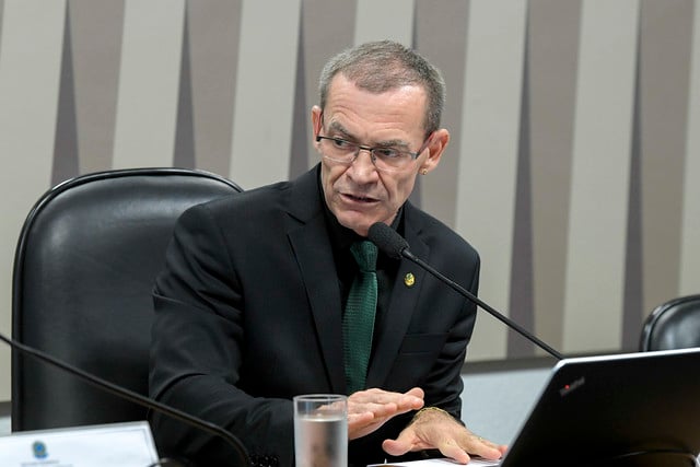 O senador Fabiano Contarato denunciou o ministro Milton Ribeiro no Supremo, alegando prevaricação por parte do chefe da Educação.[fotografo]Roque de Sá/Ag. Senado[/fotografo]