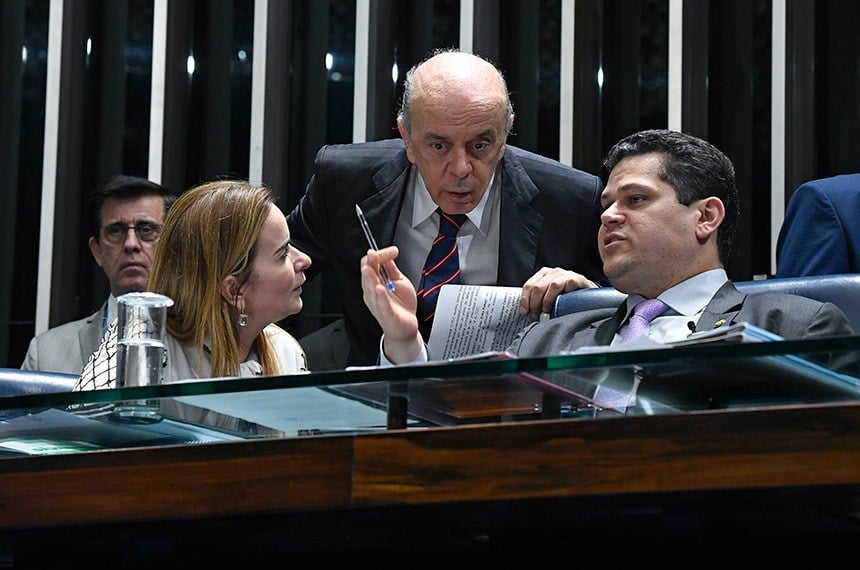 Daniella Ribeiro (PP-PB), José Serra (PSDB-SP) e Davi Alcolumbre (DEM-AP) [fotografo] Agência Senado [/fotografo].
