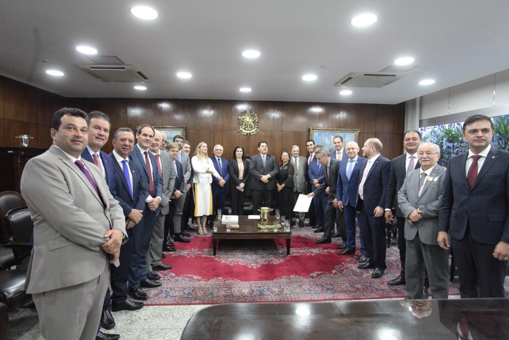 Presidentes de 20 assembleias legislativas discutiram o futuro da Lei Kandir com Davi Alcolumbre e Simone Tebet. 
[fotografo] Divulgação [/fotografo]