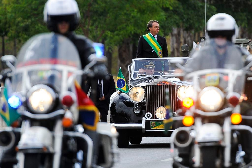 O presidente da República Jair Bolsonaro desfila no Rolls-Royce Silver Wraith conversível na  parada militar de 7 de setembro