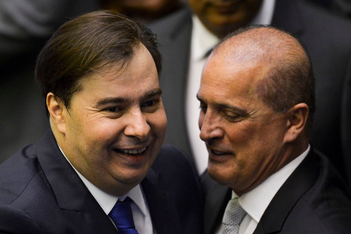 O deputado Rodrigo Maia e o ministro da Casa Civil, Onyx Lorenzoni [fotografo] Agência Brasil [/fotografo].