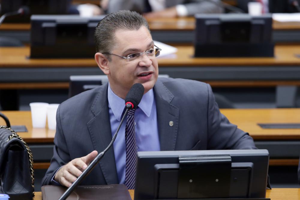 Contrário à sua candidatura, Sóstenes avalia que Damares não consegue lidar com contrapontos. Foto: Vinicius Loures/Ag. Câmara