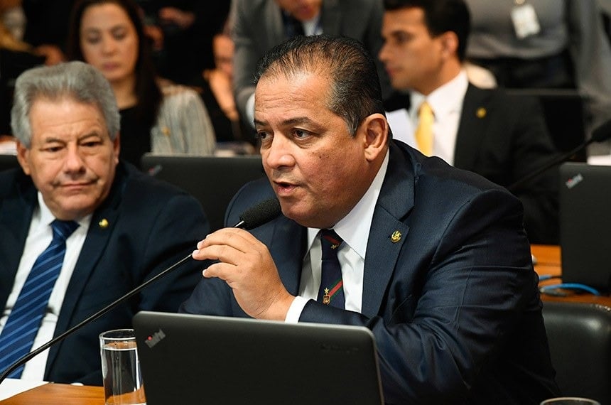 O novo líder do governo no Congresso Nacional, senador Eduardo Gomes (MDB-TO).

[fotografo] Agência Senado [/fotografo]