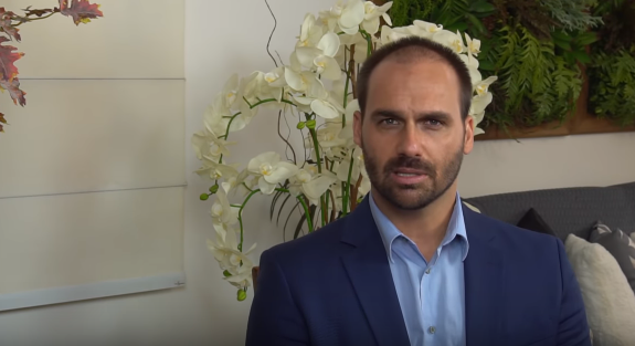 Eduardo Bolsonaro afirmou, em entrevista a Leda Nagle, que deve vir um novo AI-5 se a esquerda radicalizar