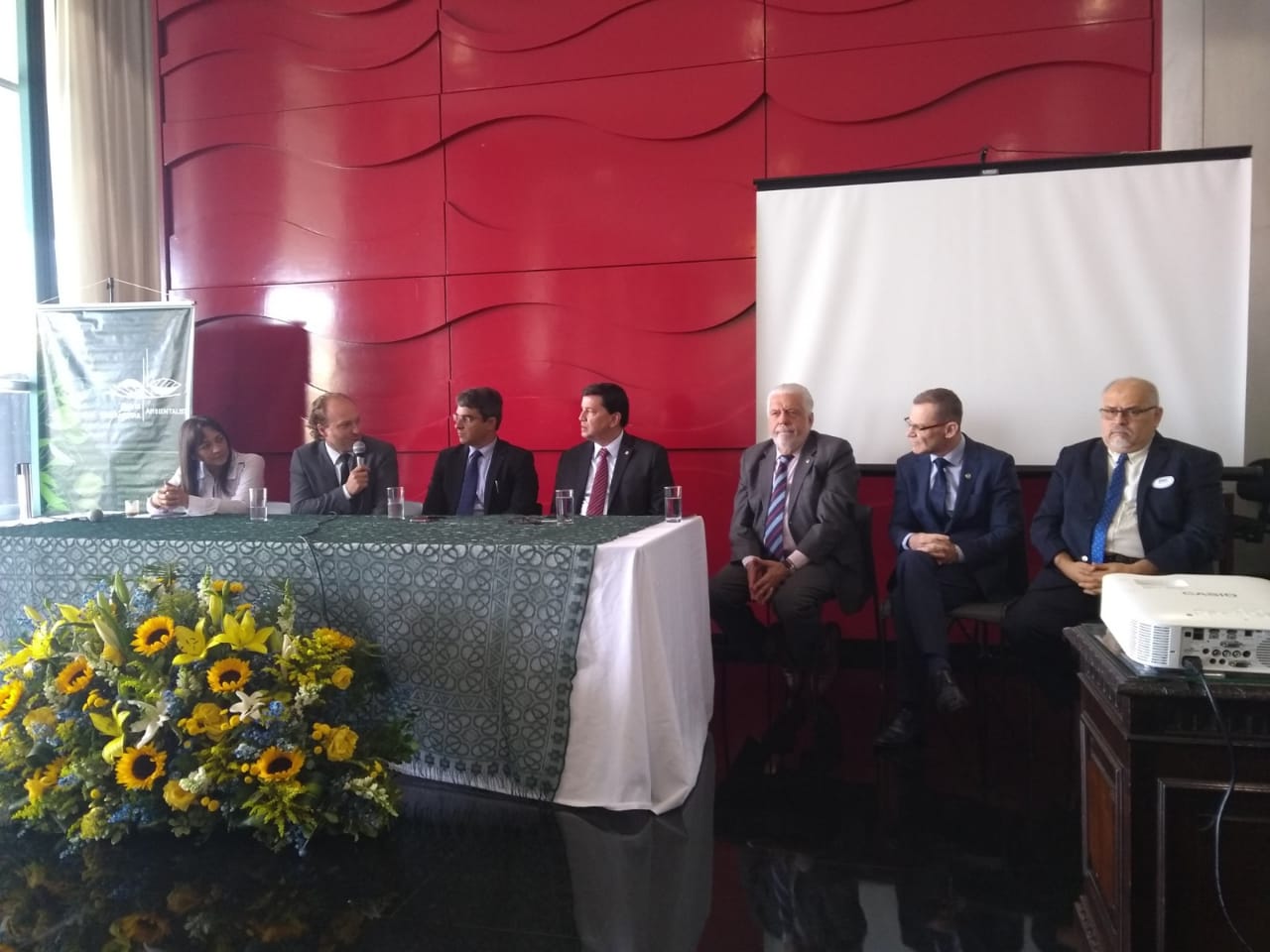 Senadores e deputados vão apresentam emendas à reforma tributária visando sustentabilidade ambiental.
[fotografo] Bazileu Margarido / Rede Sustentabilidade / Divulgação [/fotografo].