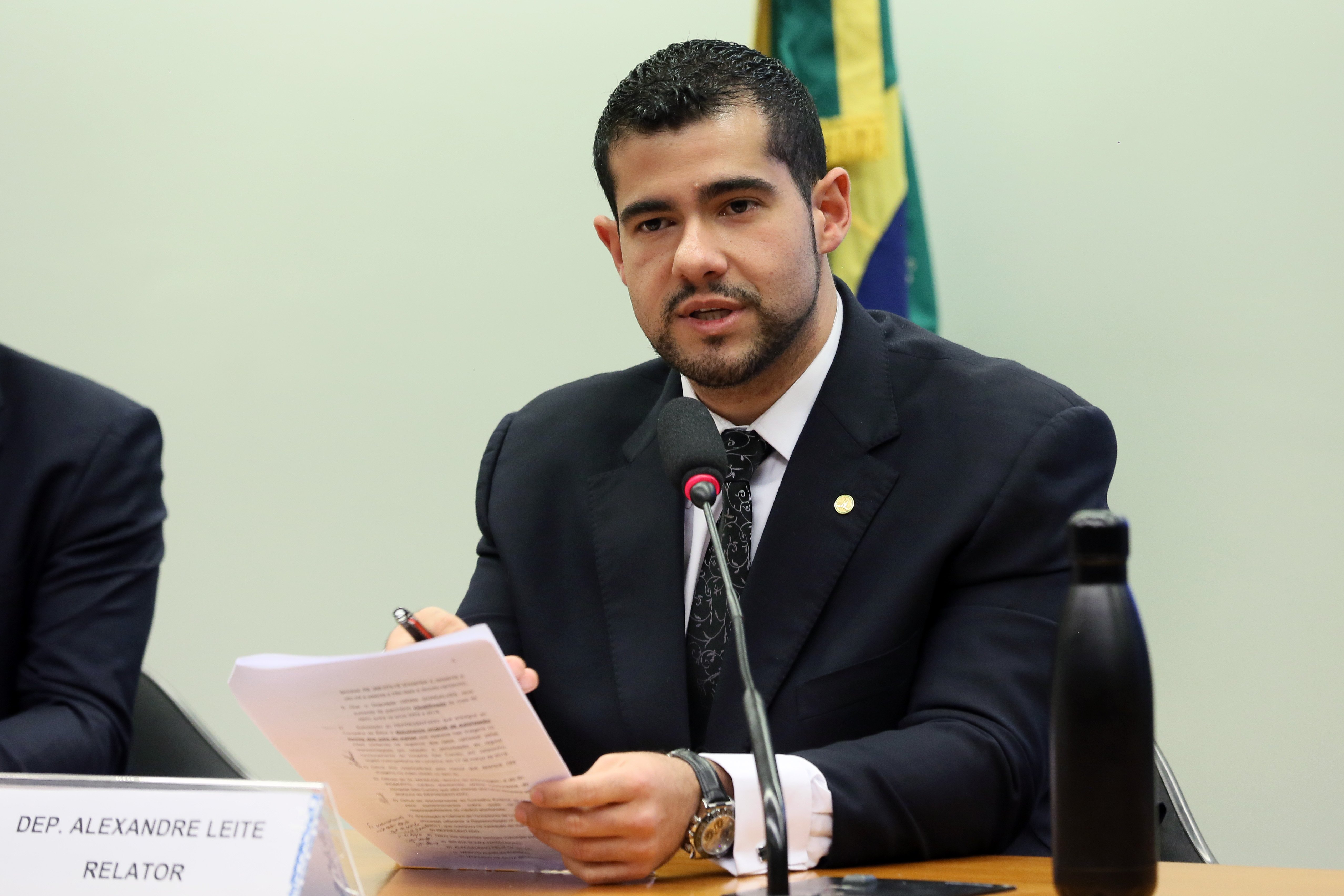 Relator do PL das armas admite alterações de última  hora [Foto: Claudio Andrade/Câmara dos Deputados]