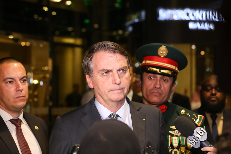 Jair Bolsonaro fala com a imprensa na chegada a hotel em Riade, na Arábia Saudita[fotografo]José Dias/PR[/fotografo]