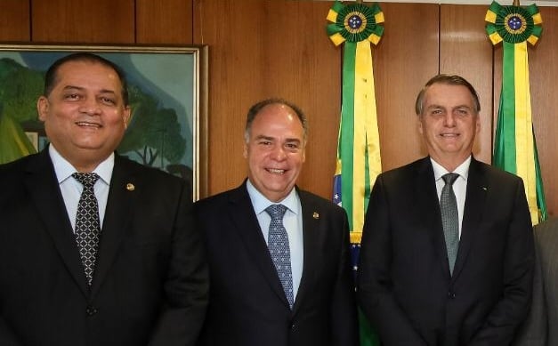 Eduardo Gomes e Fernando Bezerra, dois emedebistas com trânsitos entre outros partidos, são as apostas de Bolsonaro para melhorar relação com o Congresso