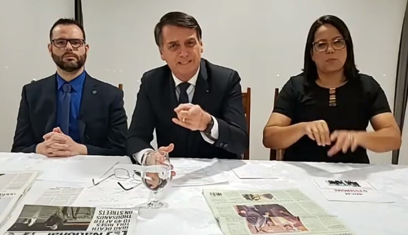 Bolsonaro critica a imprensa em live [fotografo]Reprodução/Facebook[/footgrafo]